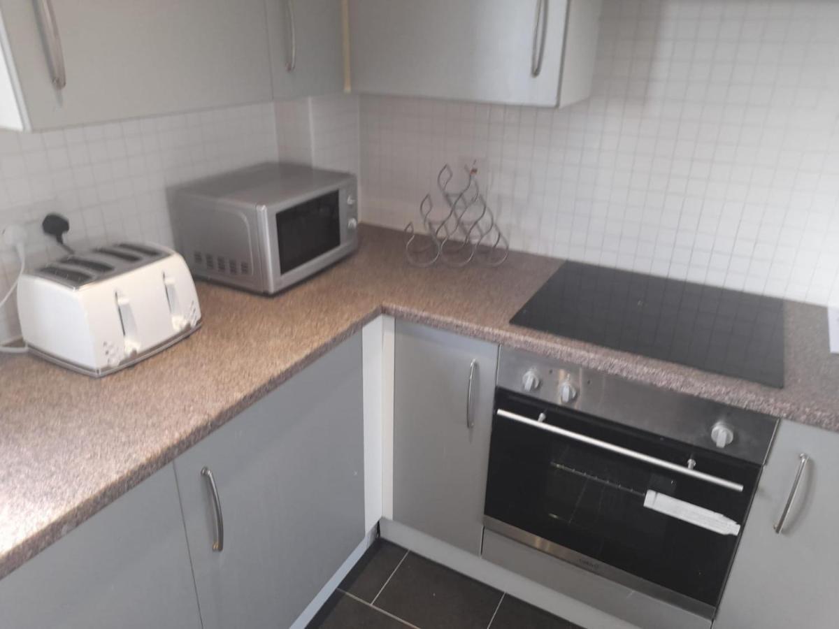 Penthouse Apartment Free Wi-Fi & Parking Occasional Bed Available 索利赫尔 外观 照片
