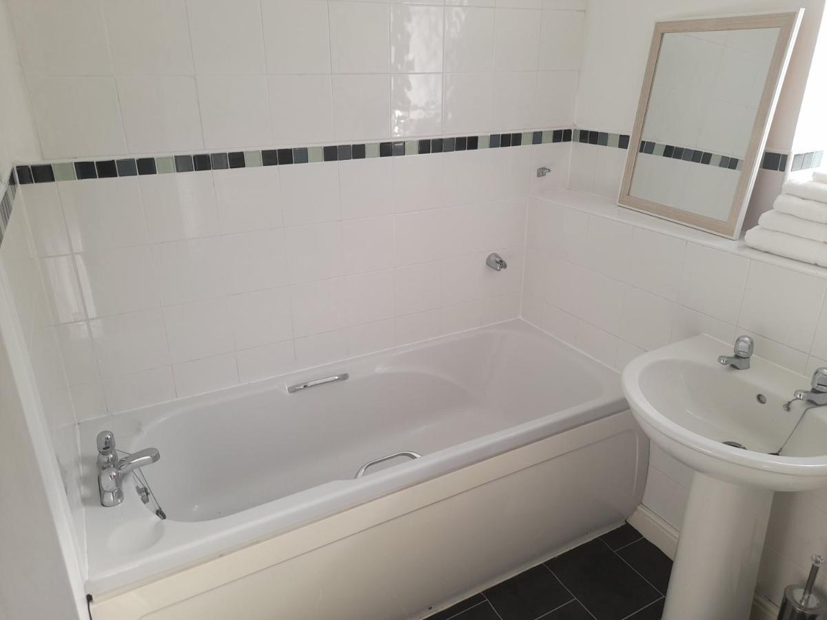 Penthouse Apartment Free Wi-Fi & Parking Occasional Bed Available 索利赫尔 外观 照片